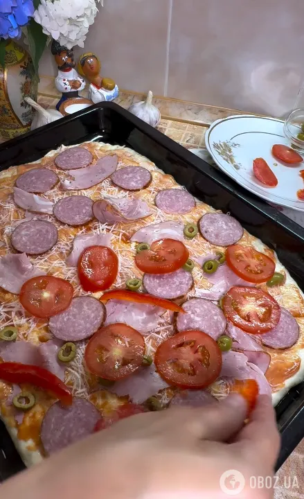 Вкусная домашняя пицца из дрожжевого теста: её можно очень быстро приготовить на обед