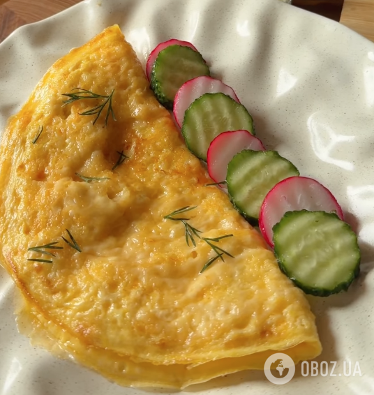 Вкусный и полезный белковый омлет с сыром: рецепт блюда за 3 минуты