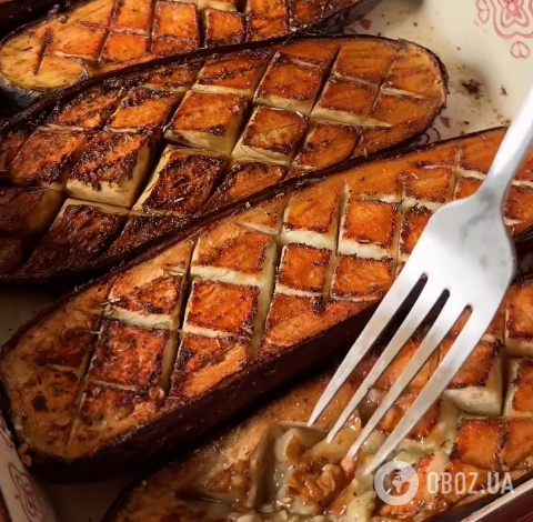 Полезные запеченные баклажаны с сыром и помидорами: рецепт летней закуски