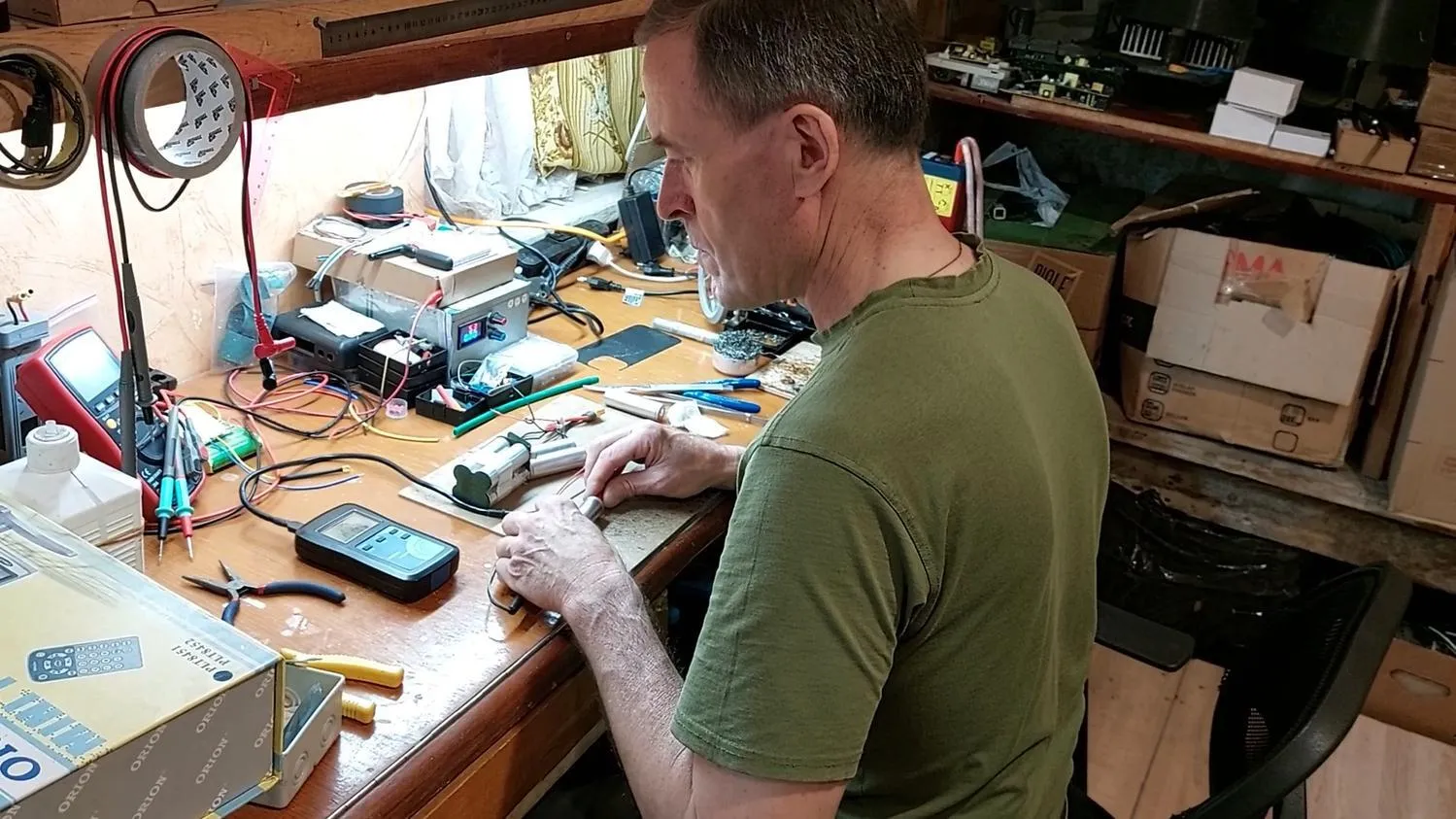 Гібрид бронетехніки та мінівена: військові в Україні розробили робота "Пегас", який проходить болото і важке бездоріжжя