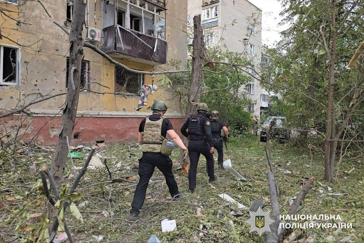 Последствия авиаудара по Славянску.