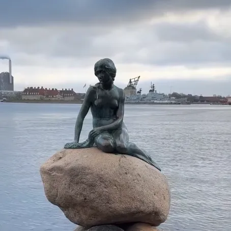 Статуя Русалочки.