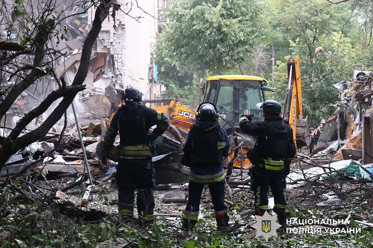 Російські війська скинули на центральну частину міста три авіабомби