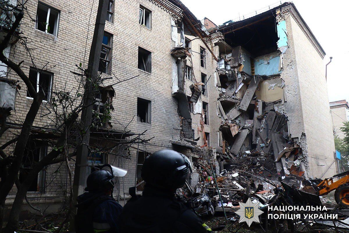 Російські війська скинули на центральну частину міста три авіабомби