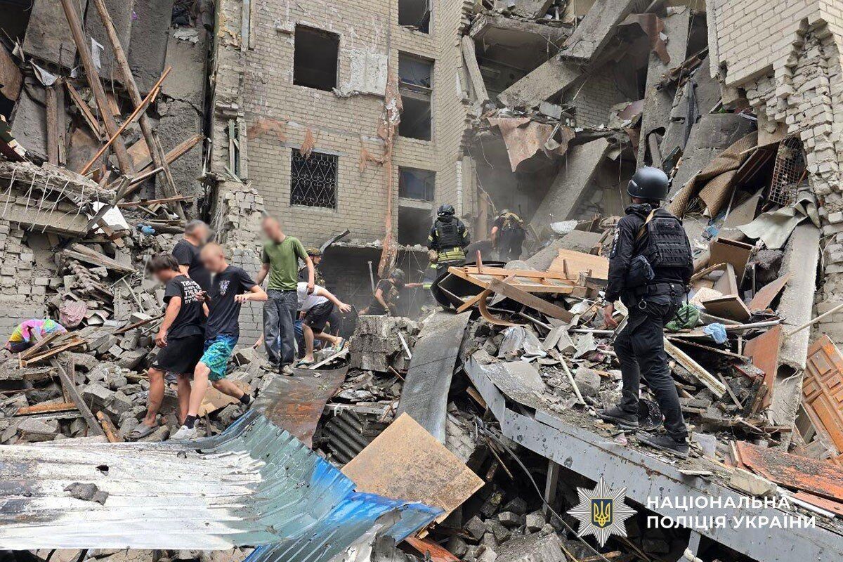 Російські війська скинули на центральну частину міста три авіабомби