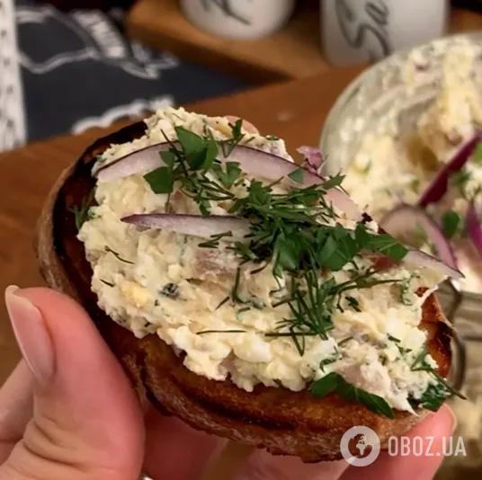 Полезная и очень вкусная намазка из рыбы и яиц: рецепт закуски на скорую руку