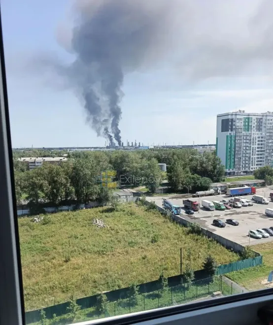 Наслідки пожежі на НПЗ в Тюмені.