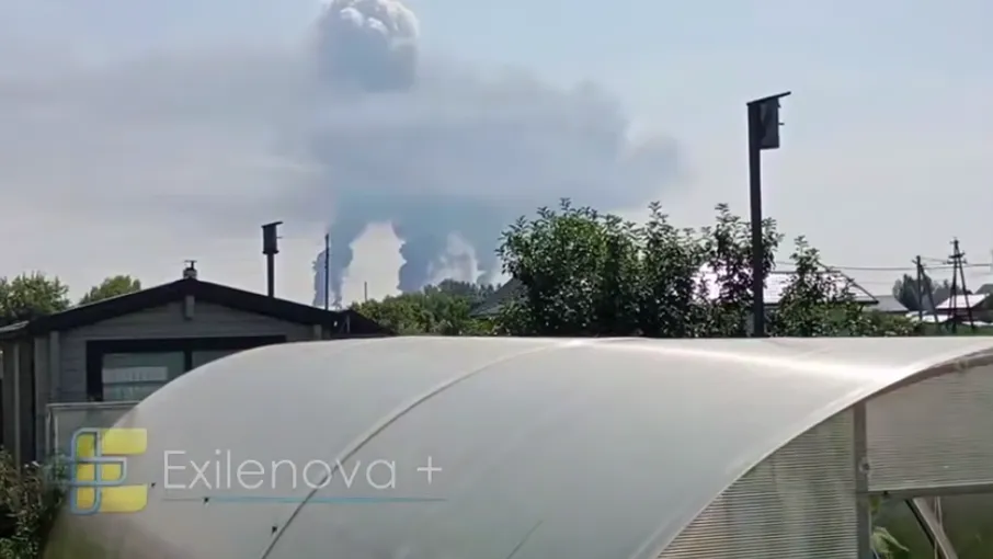 Пожар на НПЗ усиливается