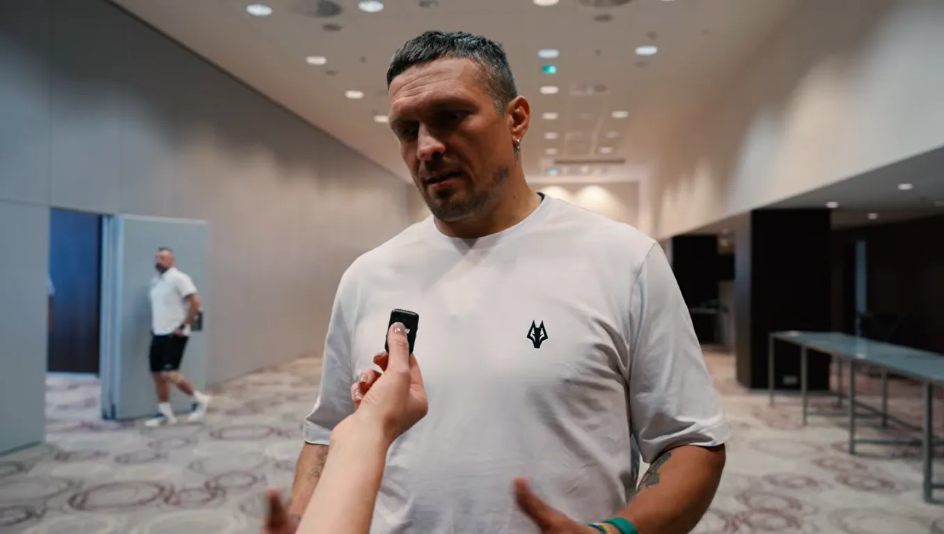Александр Усик