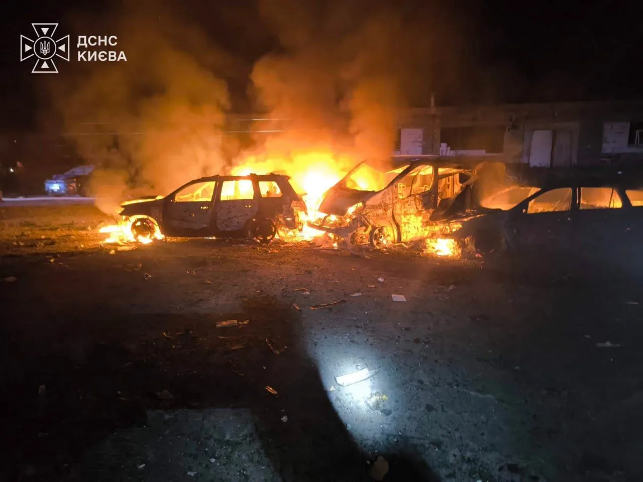 Наслідки балістичної атаки у Києві
