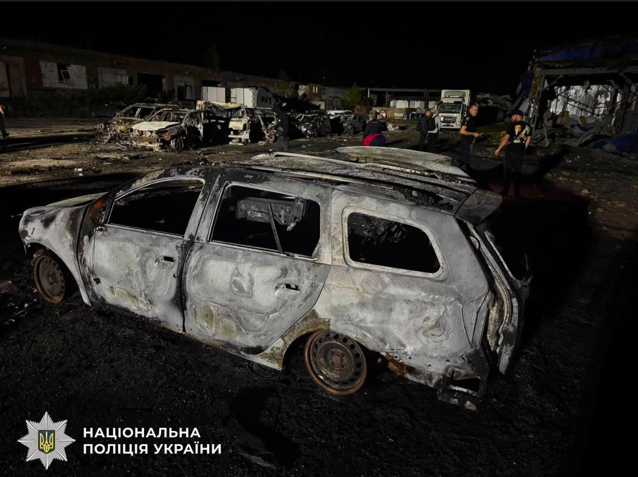 На місці атаки почалася пожежа