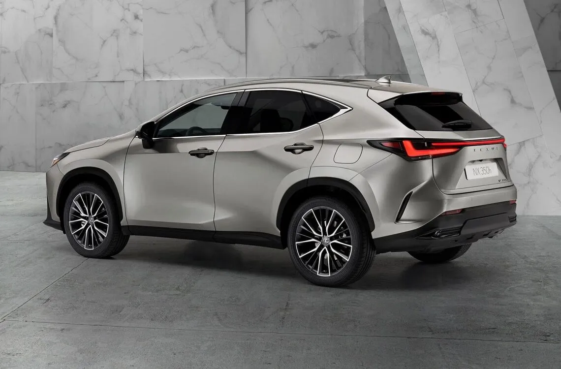 Lexus NX 350h.