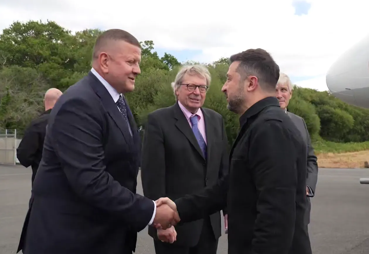 Зеленський прибув до Великої Британії.