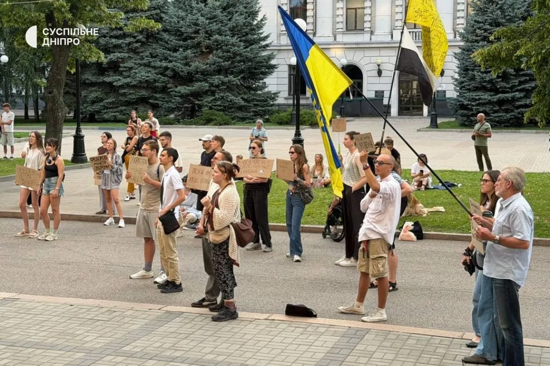 По всей Украине вновь продолжаются антиправительственные протесты.