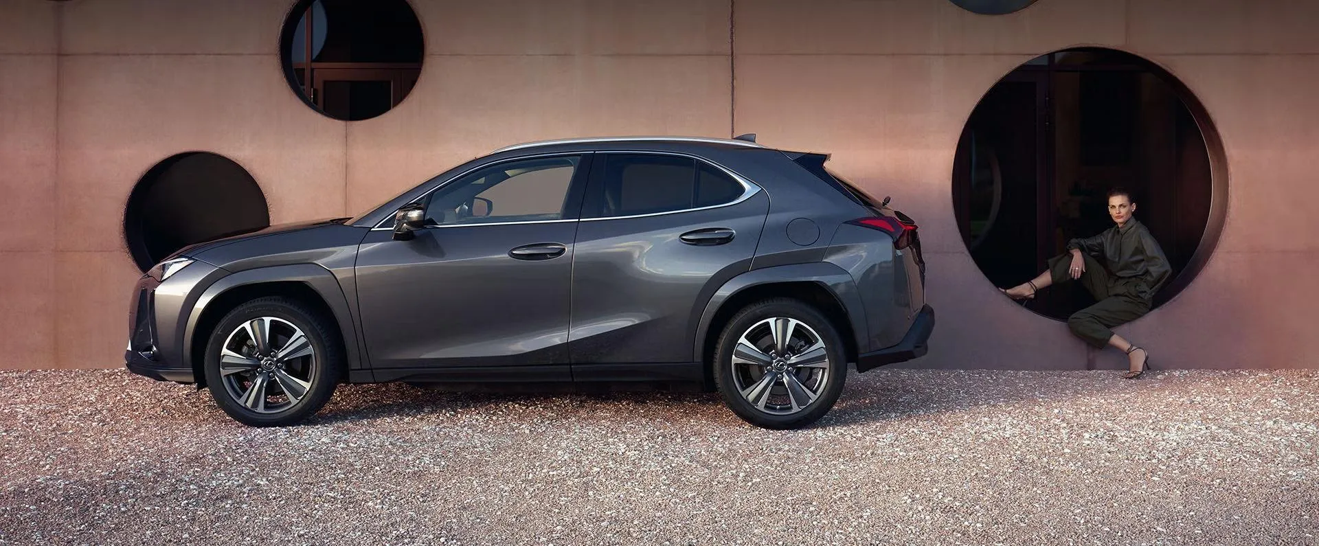 Lexus UX.