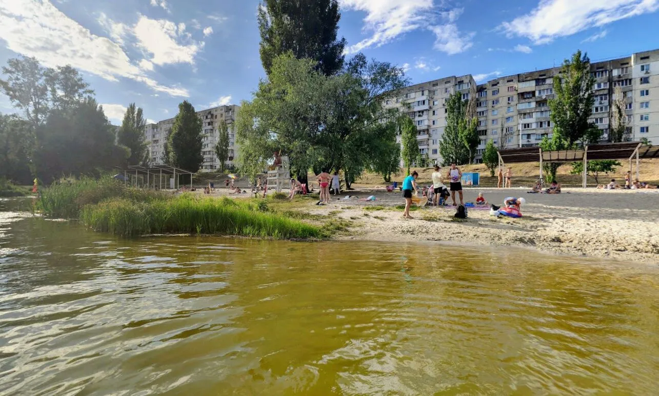 Пляж на озере Вербное. 2020 год.