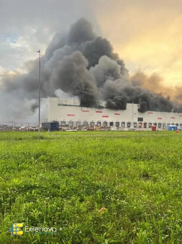 У мережі це фото позиціонувалося як кадр з Рязанської області після удару по складу Wildberries
