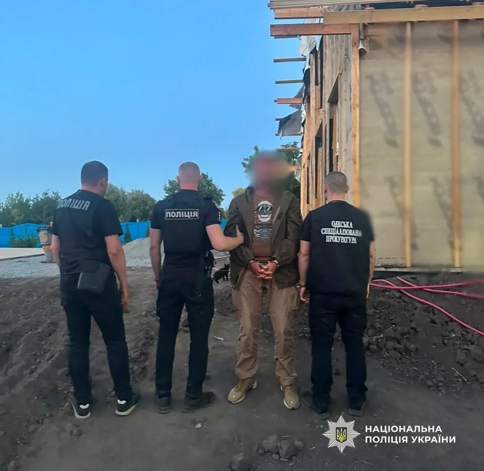 В Одесской области майор заставлял военных строить его особняк с бассейном