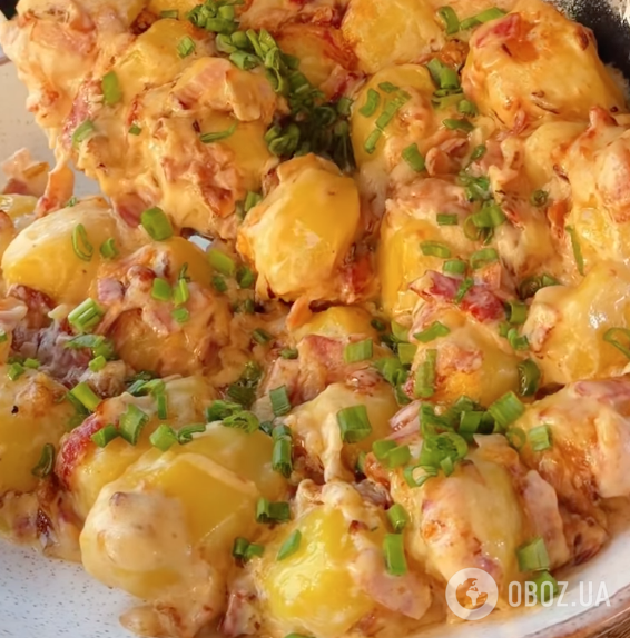 Молодой картофель с нежном сырном соусе: делимся рецептом вкусного и простого в приготовлении блюда