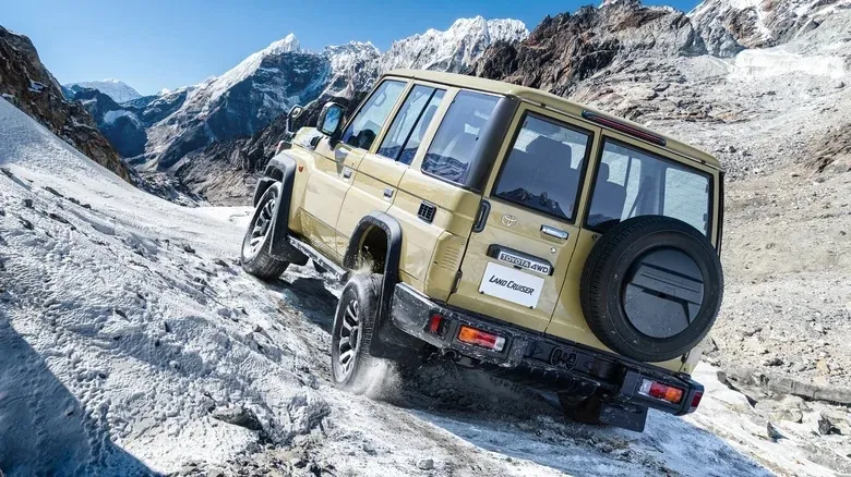 Toyota Land Cruiser.