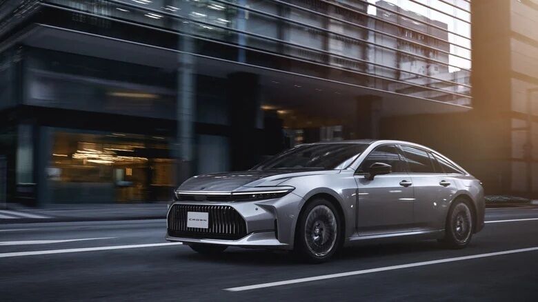 Toyota Crown.