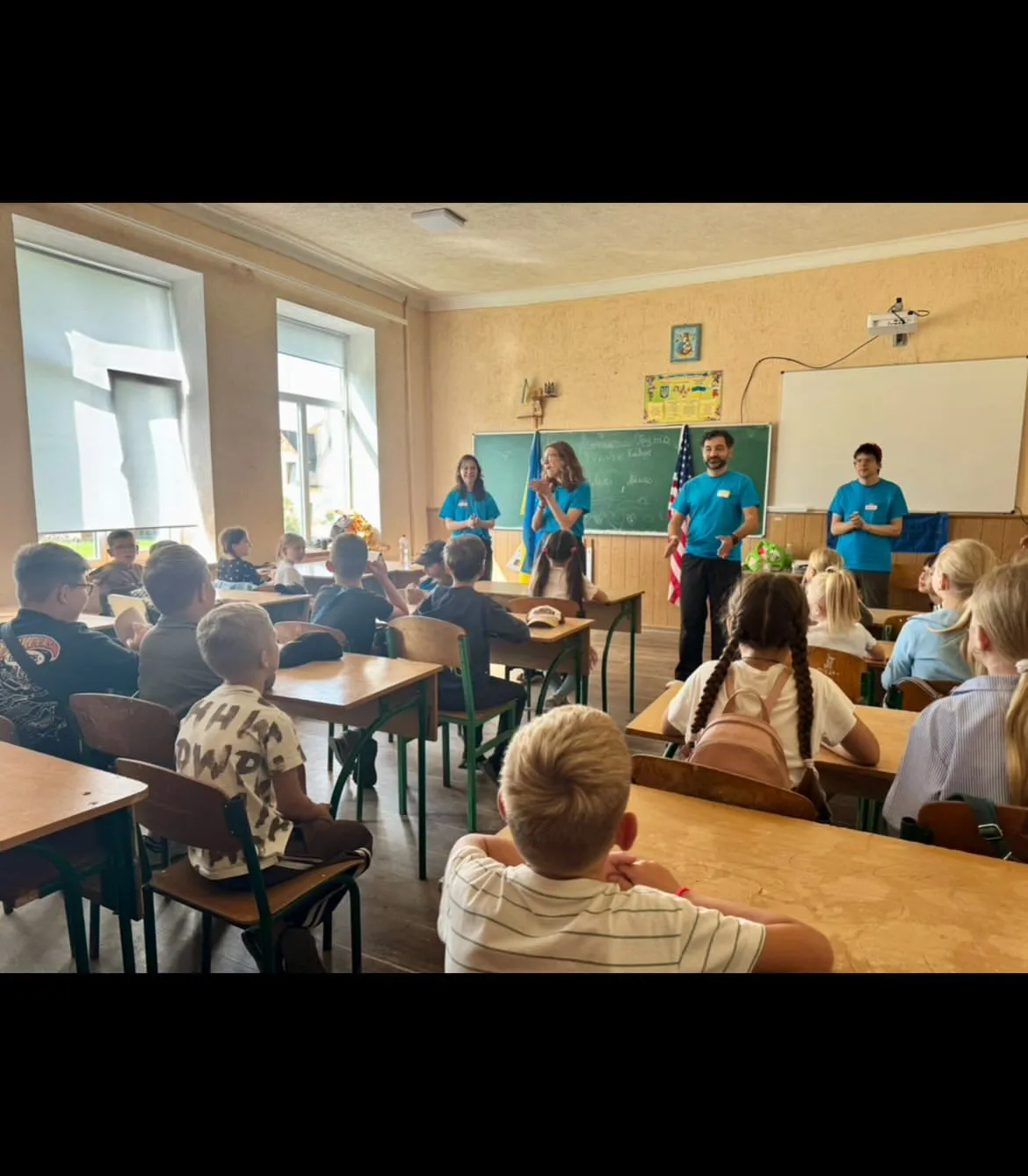 Зірка доєднався до гуманітарно-освітньої місії в Україні