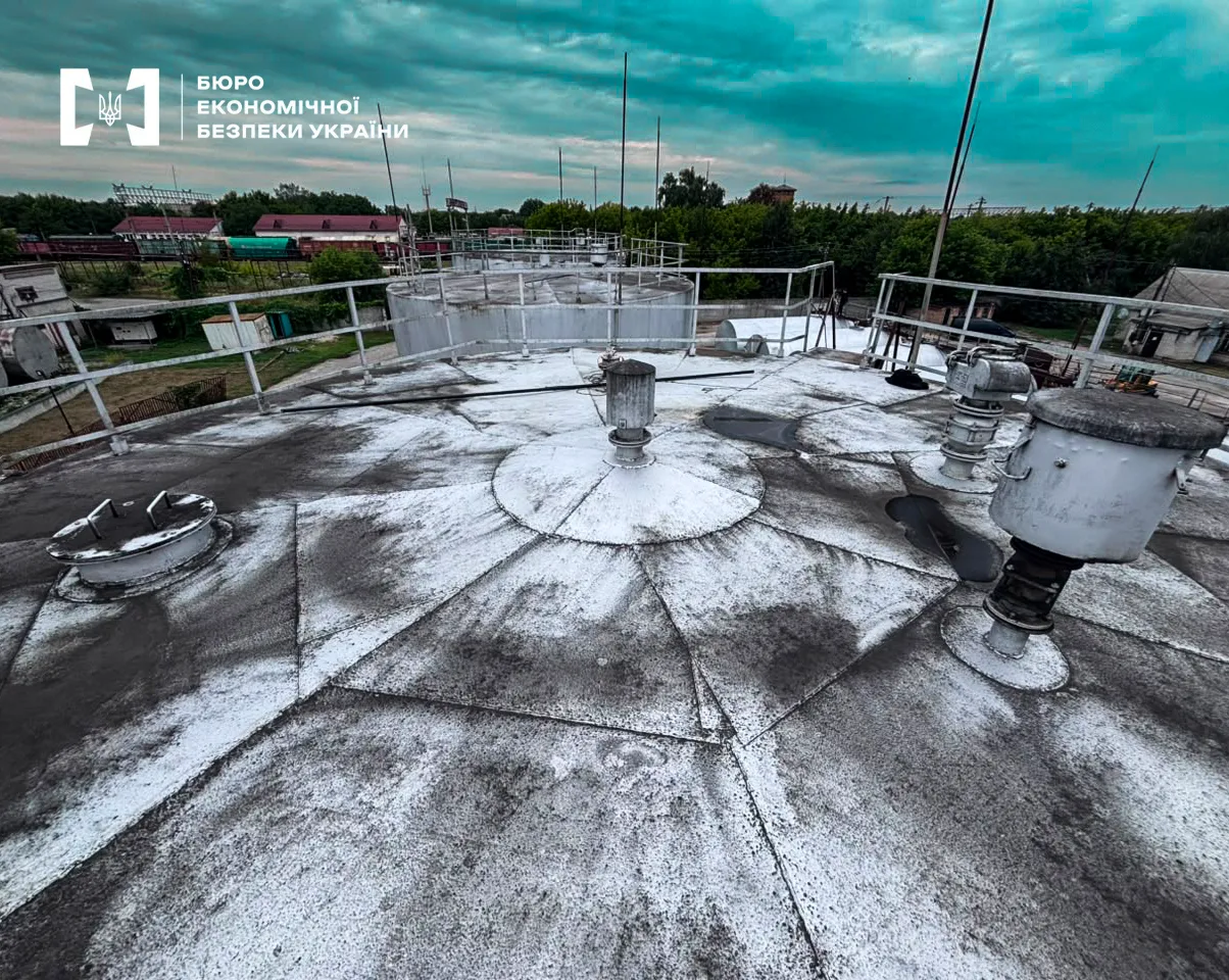 Фото з місця обшуків