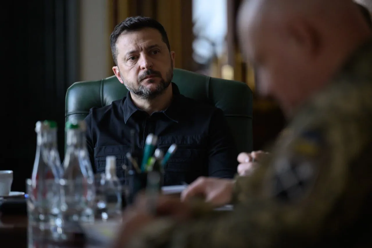 Зеленський провів нараду з військовим керівництвом.