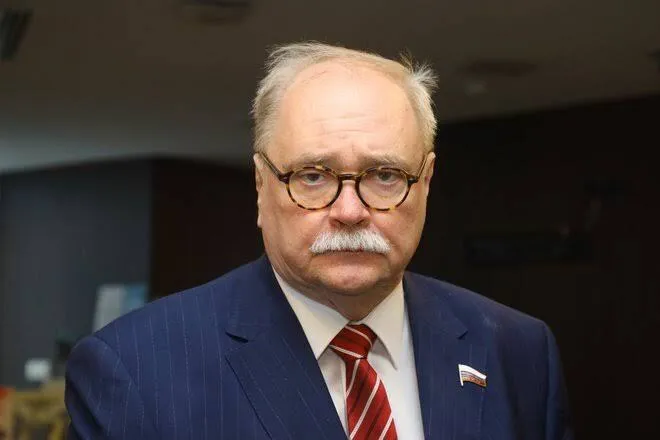Режиссер является приверженцем кремлевской пропаганды