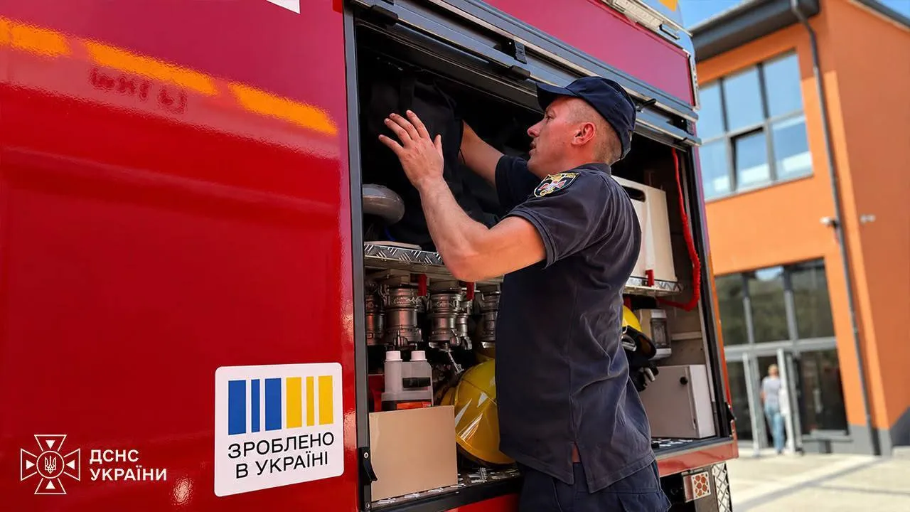 Українські рятувальники вирушили до Франції