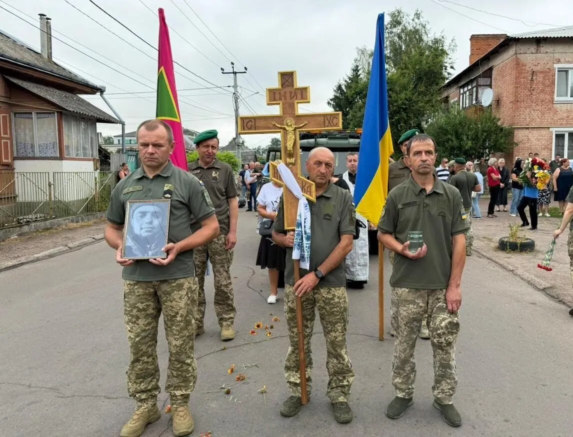 В Овручі попрощалися із воїном-прикордонником, що загинув на Донеччині