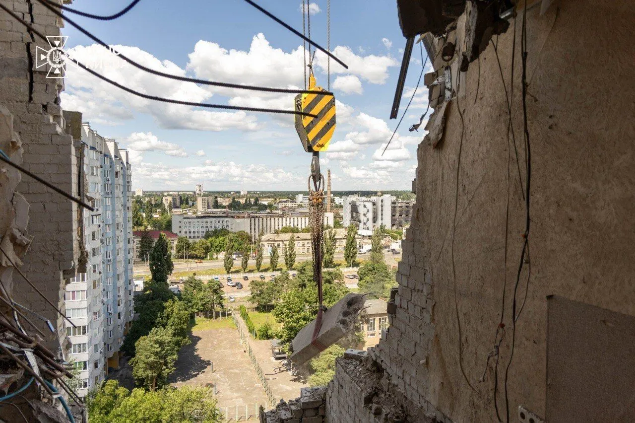 Ликвидация последствий российского преступления в Киеве 2 июля
