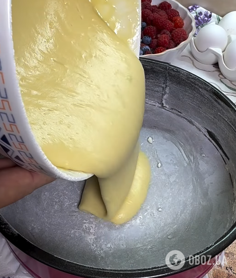 Нежный пирог с ягодами и фруктами к чаю: стоит приготовить этим летом