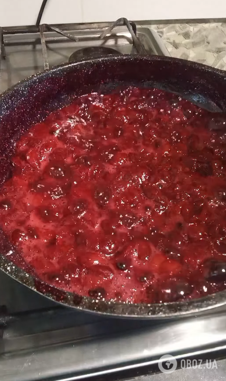 Как приготовить вкусное вишневое варенье всего за 10 минут: отлично хранится