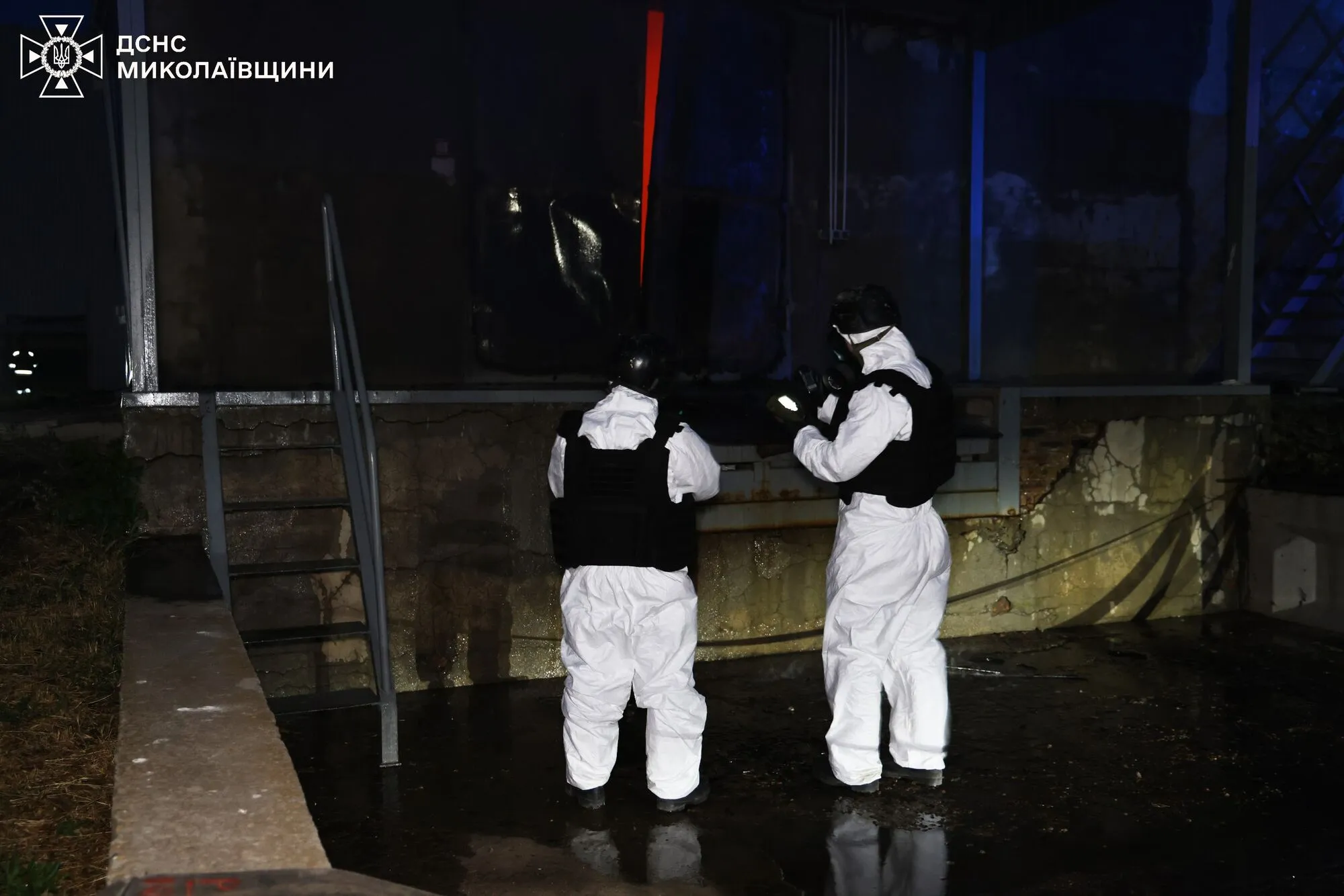 Наслідки ворожого удару по молокопереобному підприємству у Миколаєві