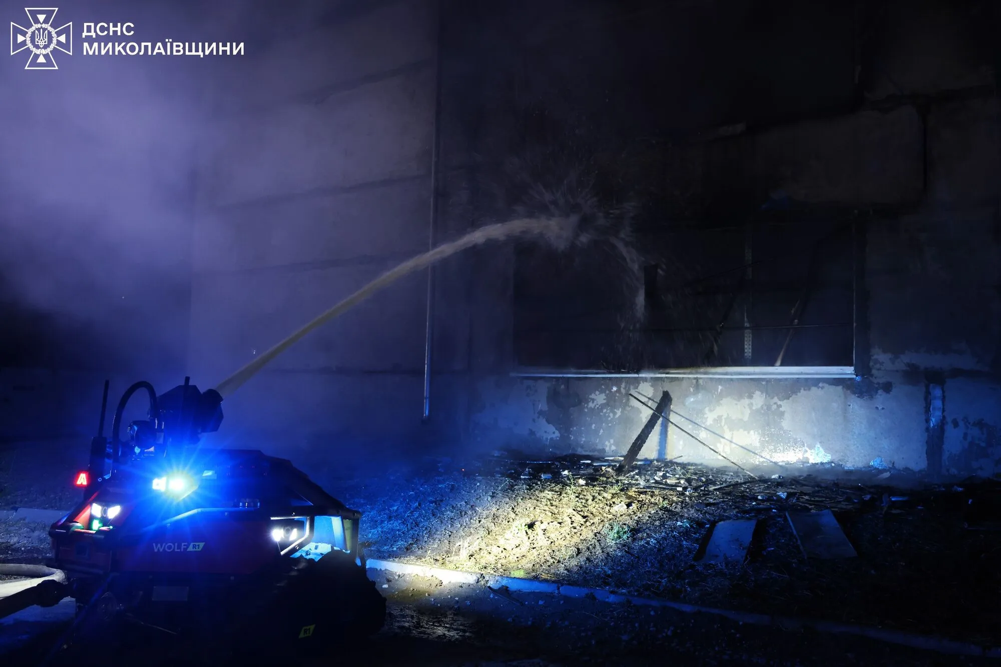 Наслідки ворожого удару по молокопереобному підприємству у Миколаєві