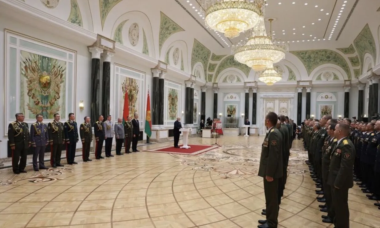 Церемония чествования выпускников высших военных учебных заведений и высшего офицерского состава.