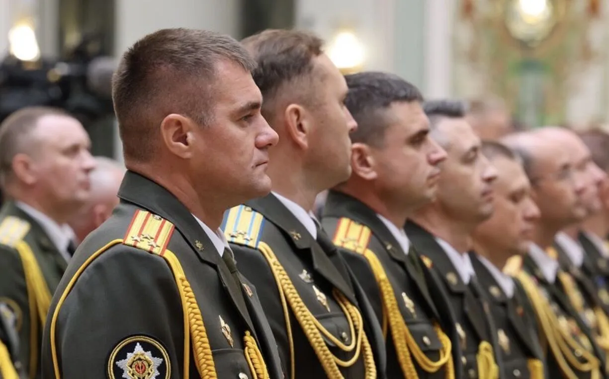 Церемония чествования выпускников высших военных учебных заведений и высшего офицерского состава.