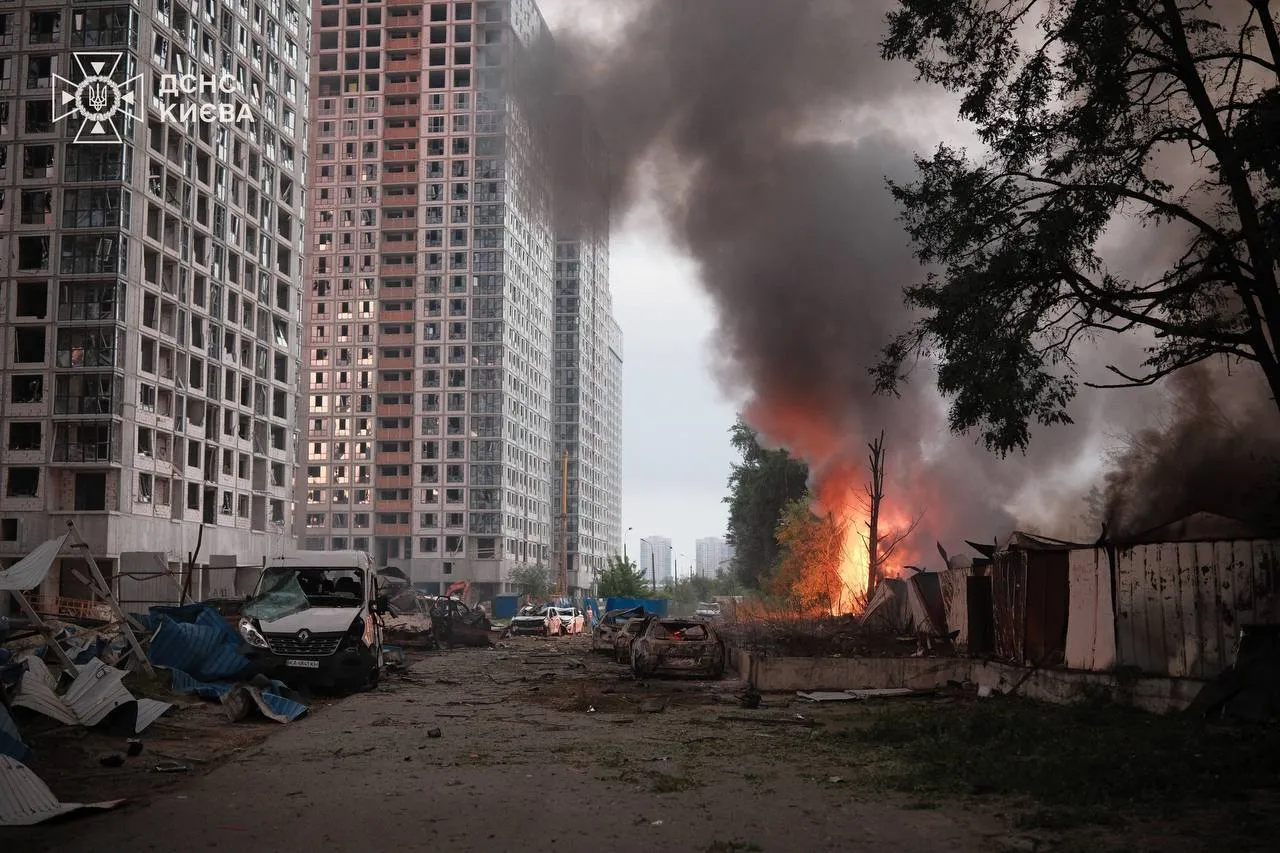 Росія масовано атакувала Київ