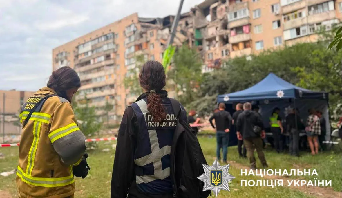 На місцях влучань працює поліція