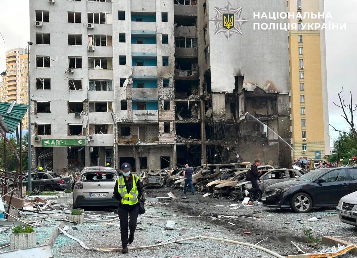 На місцях влучань працює поліція