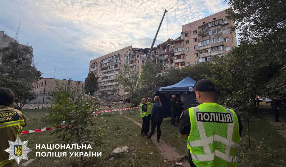 На місцях влучань працює поліція