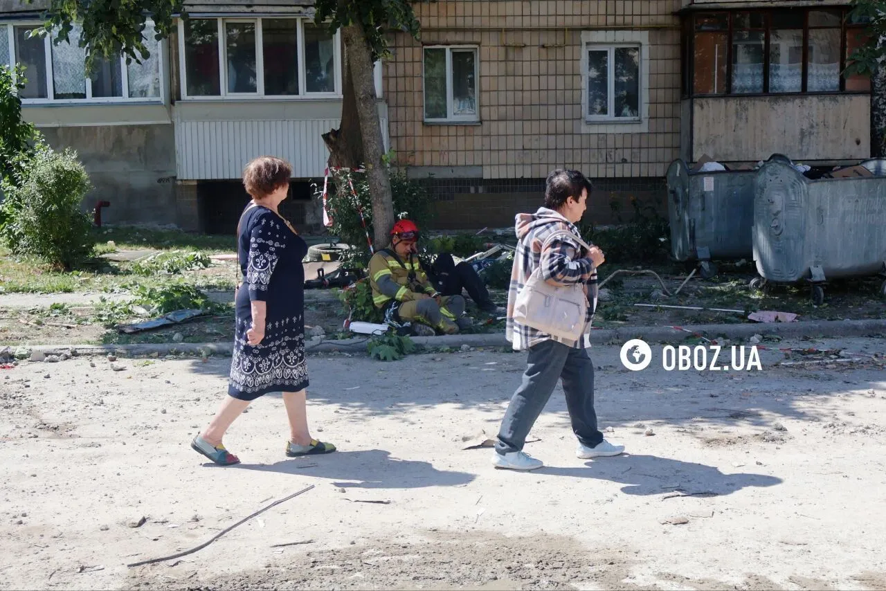 Жильцы поврежденного дома.