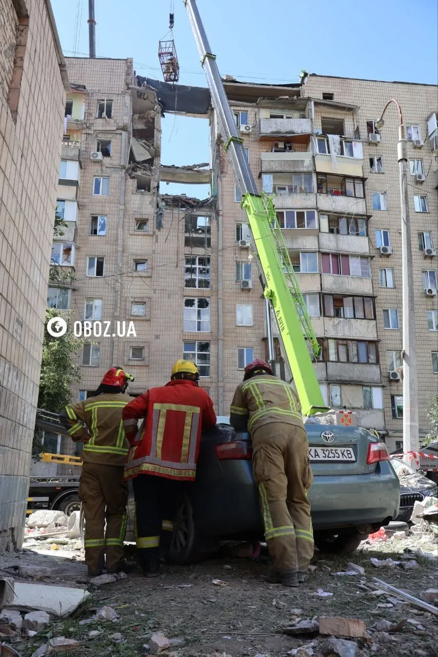 Ракета разрушила квартиры на нескольких этажах.