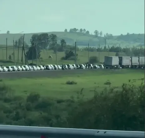 Іноді росіяни чекають по кілька діб.