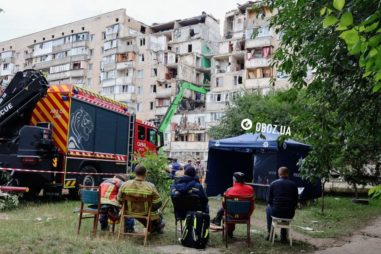 Роботи тривають вже другу добу.