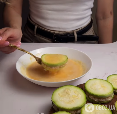 Сытные кабачковые сэндвичи с курицей и сыром: как приготовить
