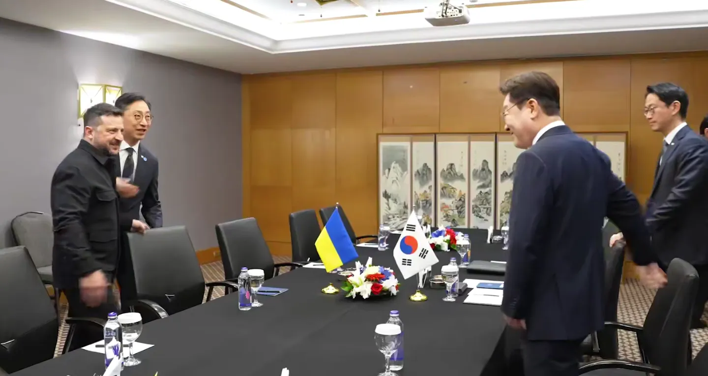 Встреча украинского лидера с президентом Республики Корея Ли Чжэ Мёном.