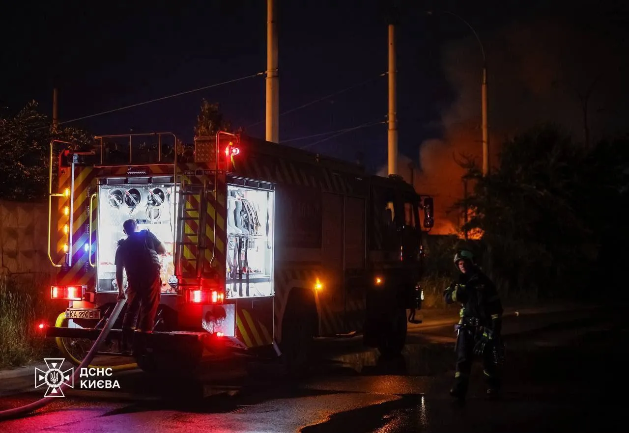 На місці атаки працювали рятувальники