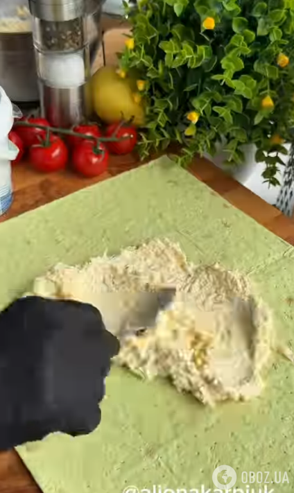 Сытный ролл из лаваша с тунцом и крем-сыром: как приготовить